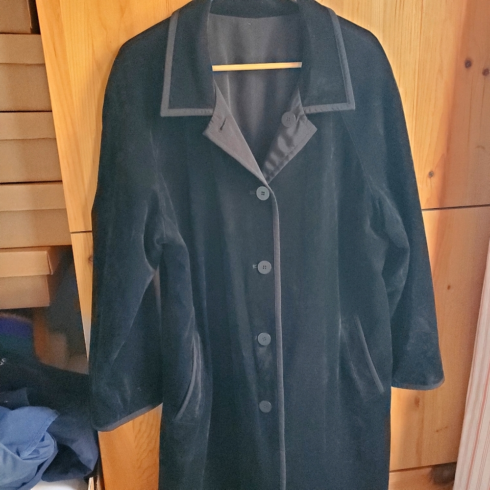 J Jill Women's Black Reversible Velvet Raincoat Size Medium